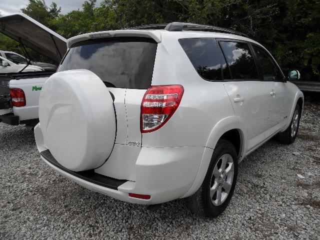 Toyota RAV4 2010 photo 13