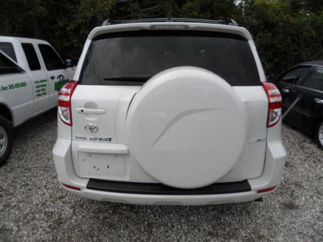 Toyota RAV4 2010 photo 14