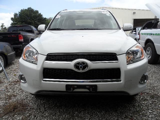 Toyota RAV4 2010 photo 17