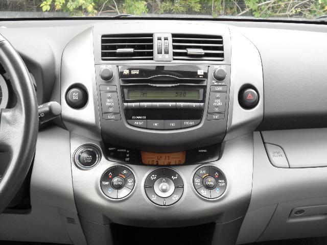 Toyota RAV4 2010 photo 3