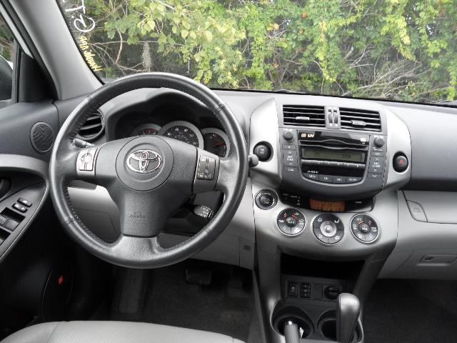 Toyota RAV4 2010 photo 5