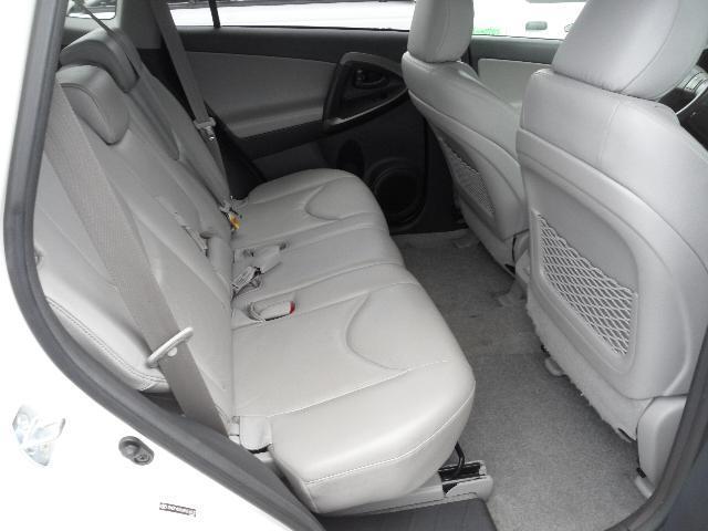 Toyota RAV4 2010 photo 8