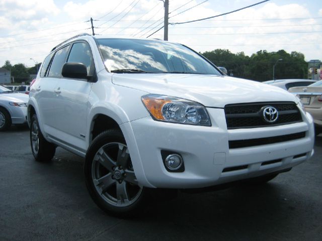 Toyota RAV4 2010 photo 2