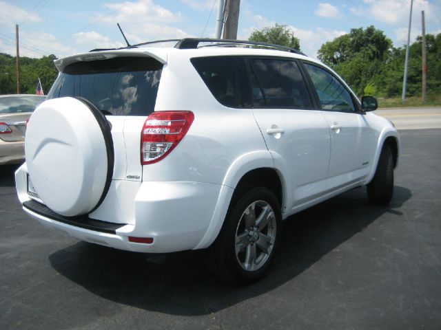 Toyota RAV4 2010 photo 4