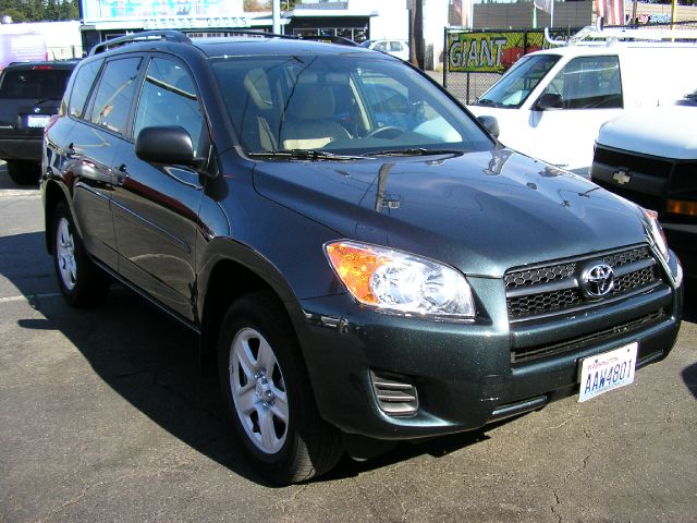 Toyota RAV4 2010 photo 3