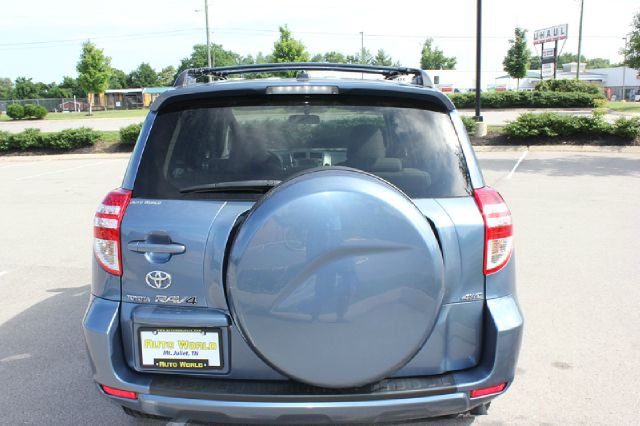 Toyota RAV4 2010 photo 2