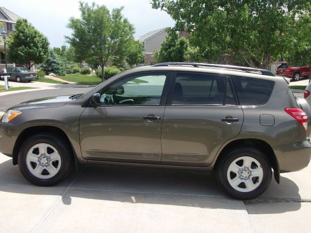 Toyota RAV4 2010 photo 4