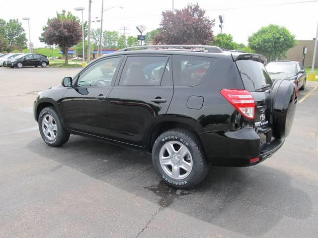 Toyota RAV4 2010 photo 2