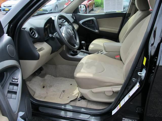 Toyota RAV4 2010 photo 3