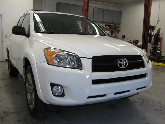 Toyota RAV4 2010 photo 2