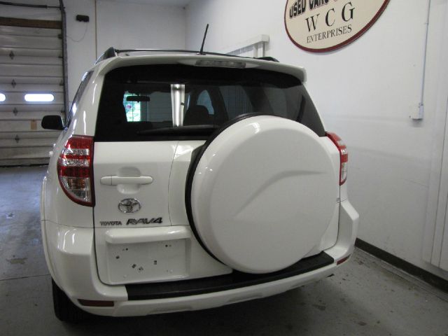 Toyota RAV4 2010 photo 4