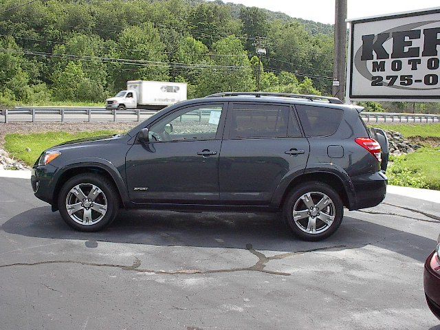 Toyota RAV4 2010 photo 2