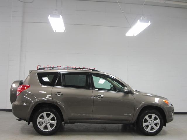 Toyota RAV4 2010 photo 14