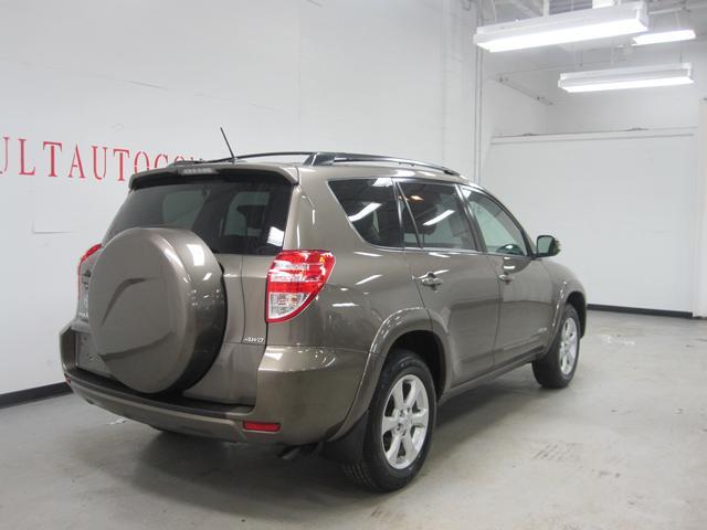 Toyota RAV4 2010 photo 20