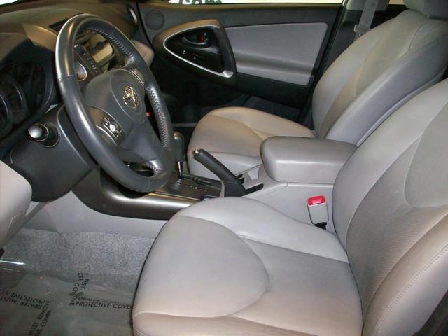 Toyota RAV4 2010 photo 3