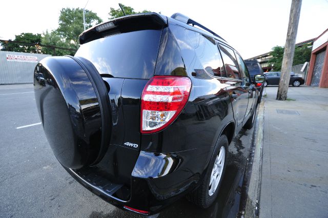 Toyota RAV4 2010 photo 2