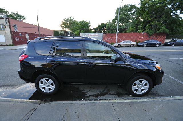 Toyota RAV4 2010 photo 3