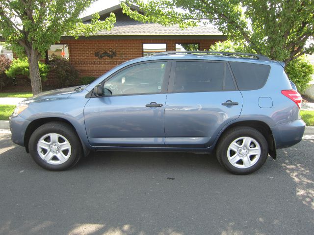 Toyota RAV4 2010 photo 2