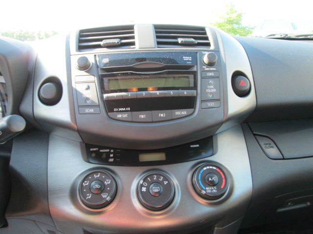 Toyota RAV4 2010 photo 13