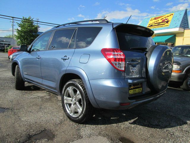 Toyota RAV4 2010 photo 14