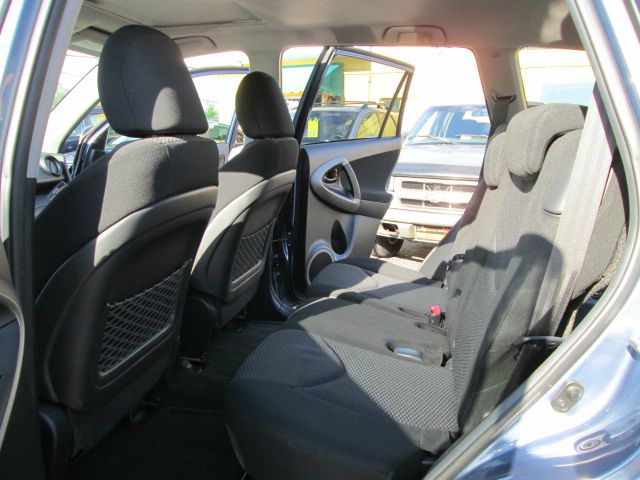 Toyota RAV4 2010 photo 2