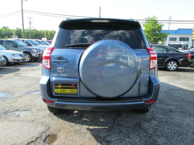 Toyota RAV4 2010 photo 24