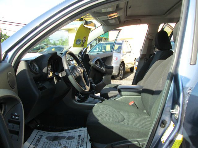 Toyota RAV4 2010 photo 4