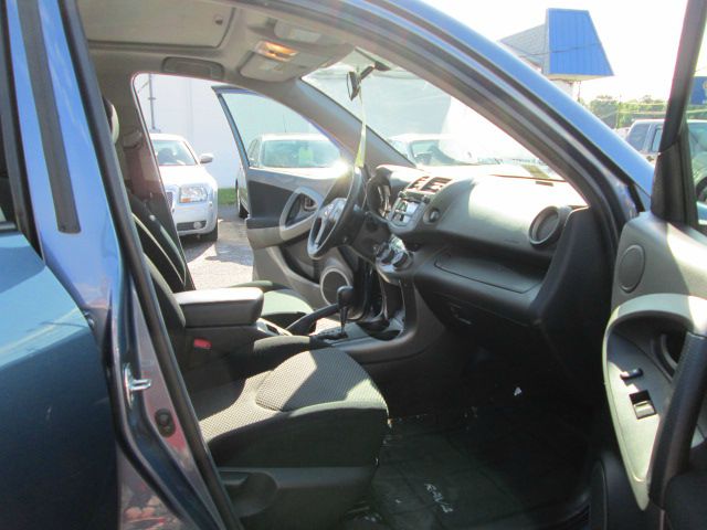 Toyota RAV4 2010 photo 8