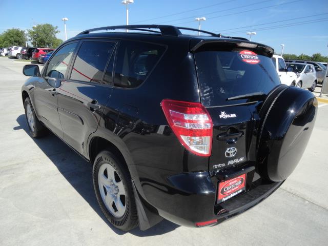 Toyota RAV4 2010 photo 1