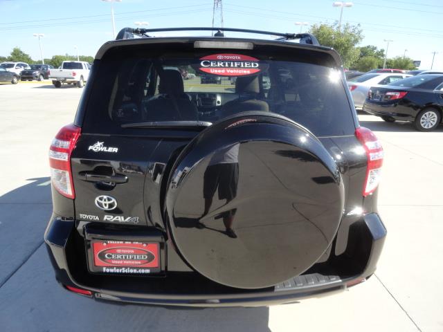 Toyota RAV4 2010 photo 3