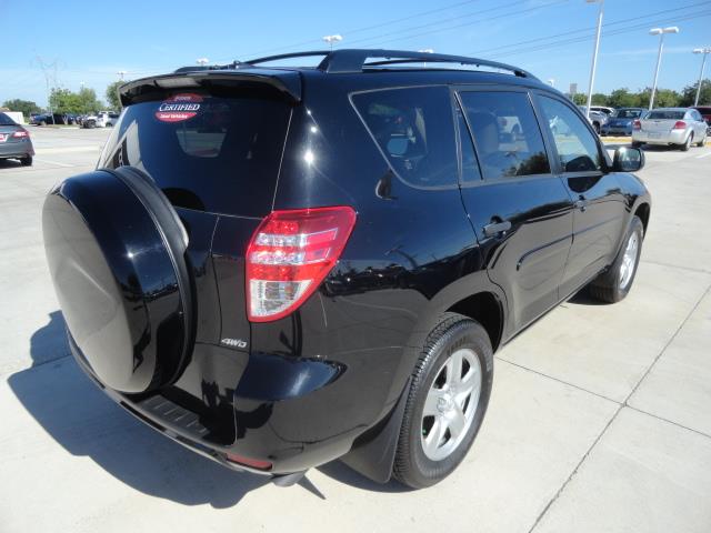 Toyota RAV4 2010 photo 4