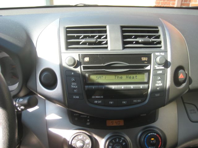 Toyota RAV4 2010 photo 10