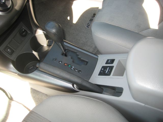 Toyota RAV4 2010 photo 15