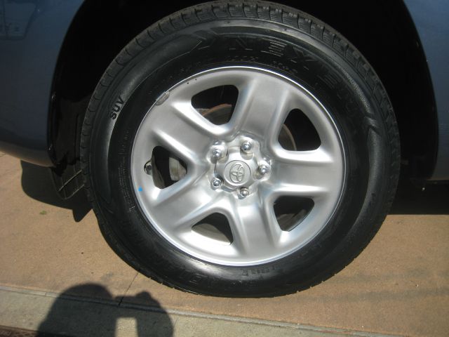 Toyota RAV4 2010 photo 23