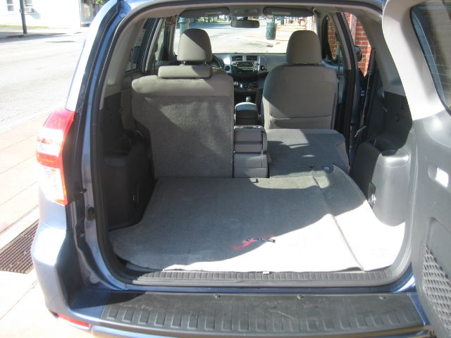 Toyota RAV4 2010 photo 4