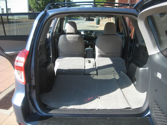 Toyota RAV4 2010 photo 6