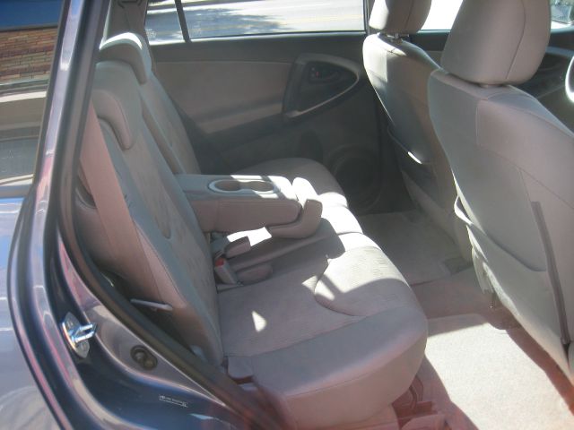 Toyota RAV4 2010 photo 9