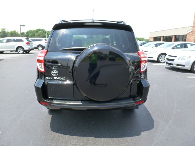 Toyota RAV4 2010 photo 40