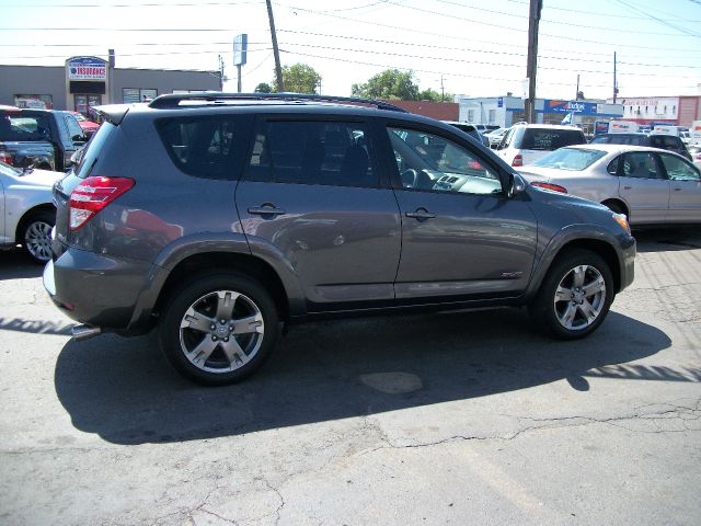 Toyota RAV4 2010 photo 4