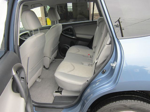 Toyota RAV4 2010 photo 4