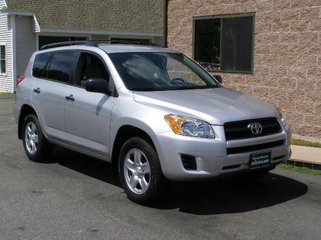 Toyota RAV4 2010 photo 2