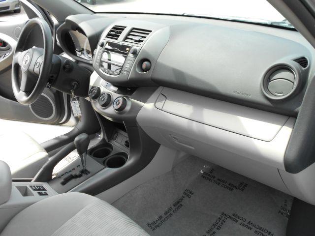 Toyota RAV4 2010 photo 10