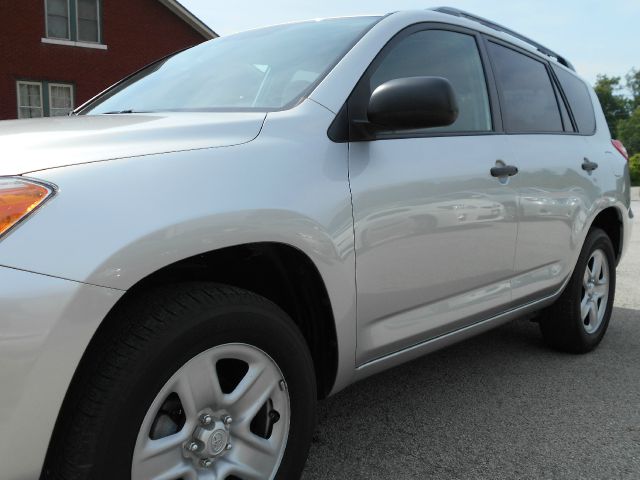 Toyota RAV4 2010 photo 2