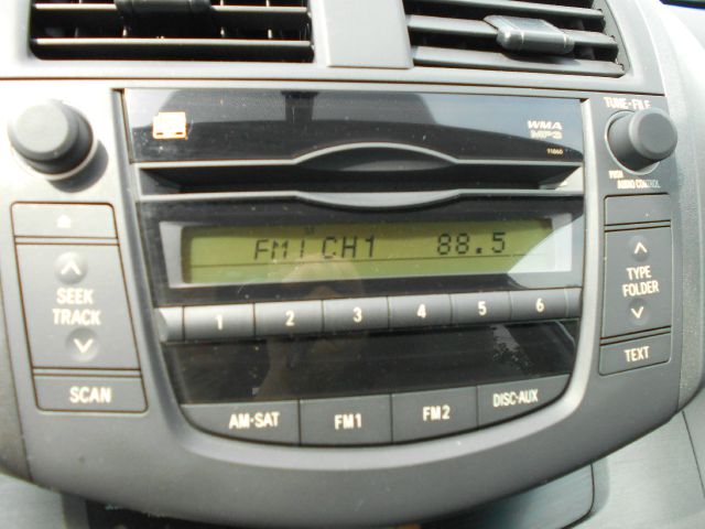 Toyota RAV4 2010 photo 31