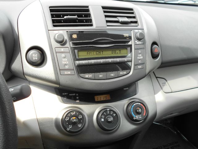 Toyota RAV4 2010 photo 37