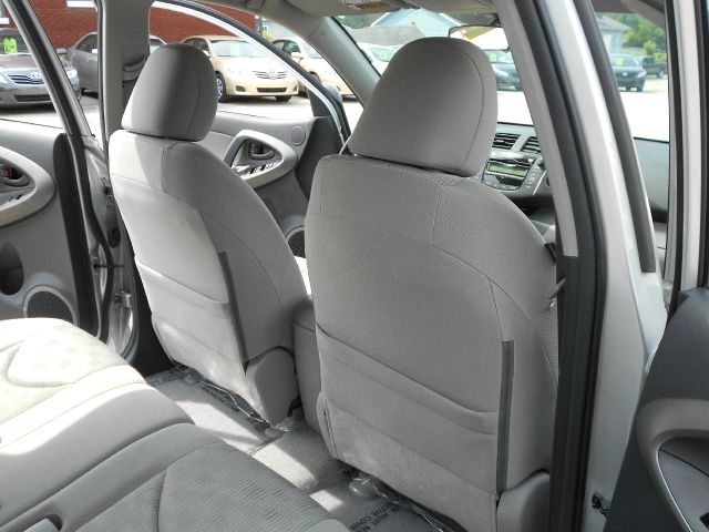 Toyota RAV4 2010 photo 4