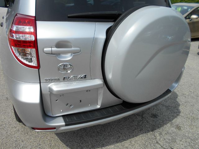 Toyota RAV4 2010 photo 6