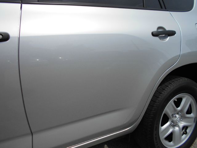 Toyota RAV4 2010 photo 8