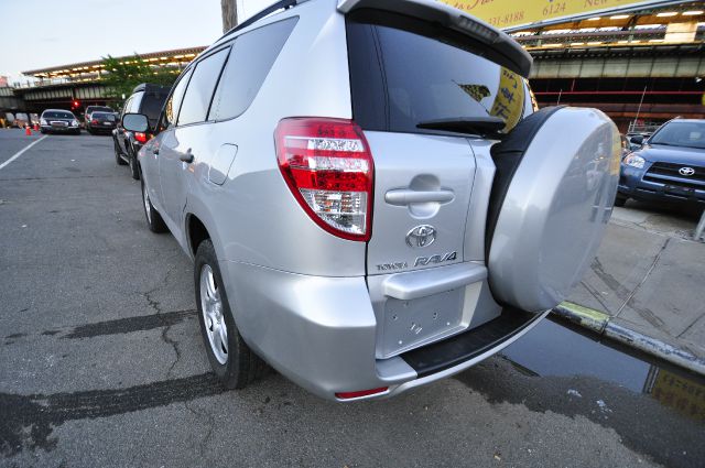 Toyota RAV4 2010 photo 11