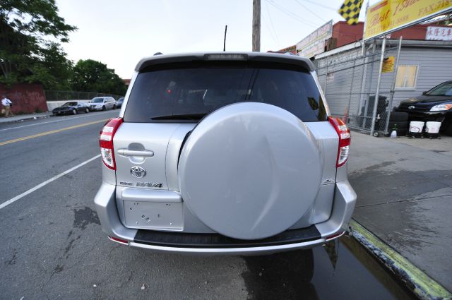 Toyota RAV4 2010 photo 12